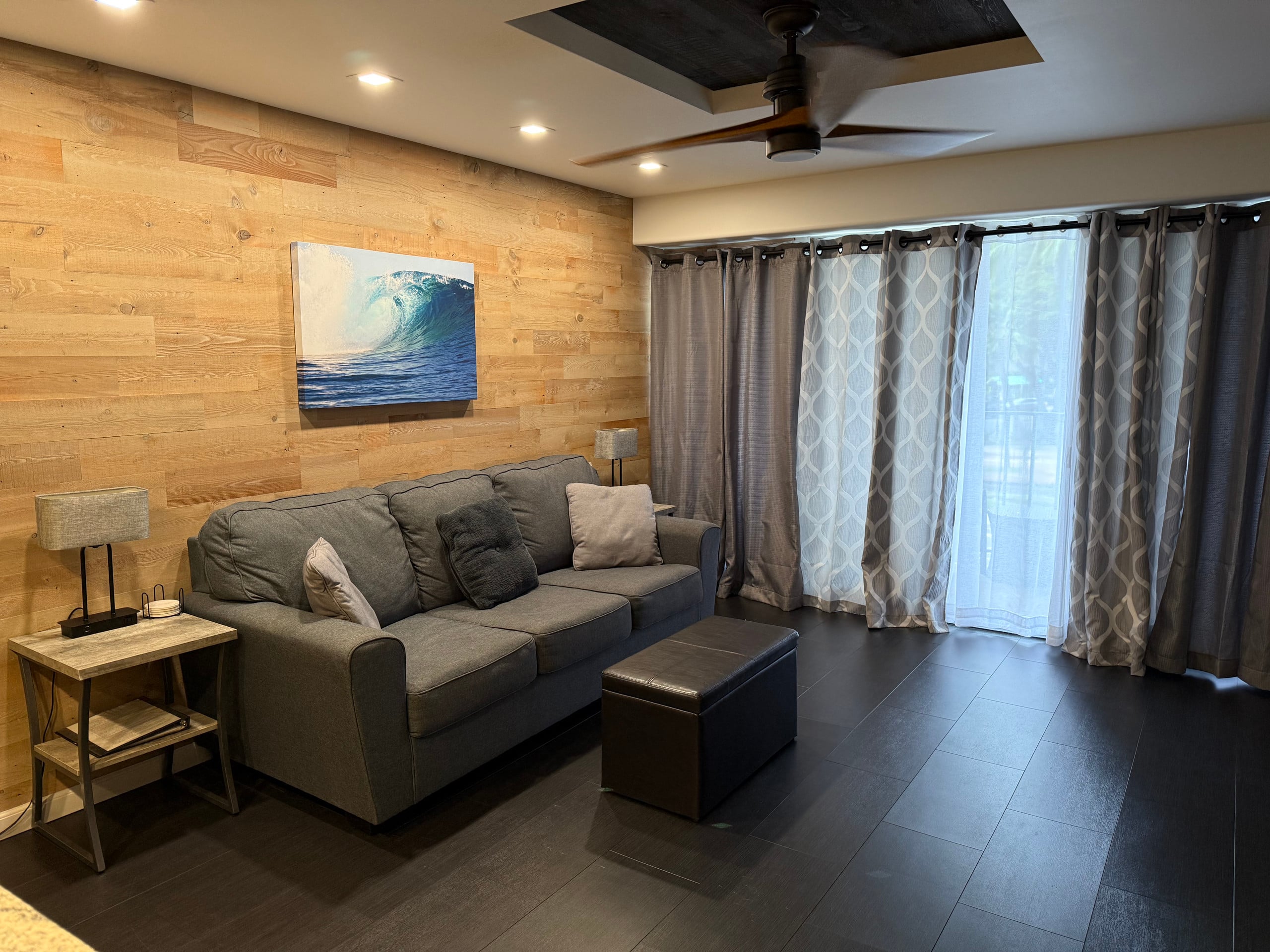 Condo in Honolulu · ★4.86 · 2 bedrooms · 3 beds · 1 private bath - Image 16