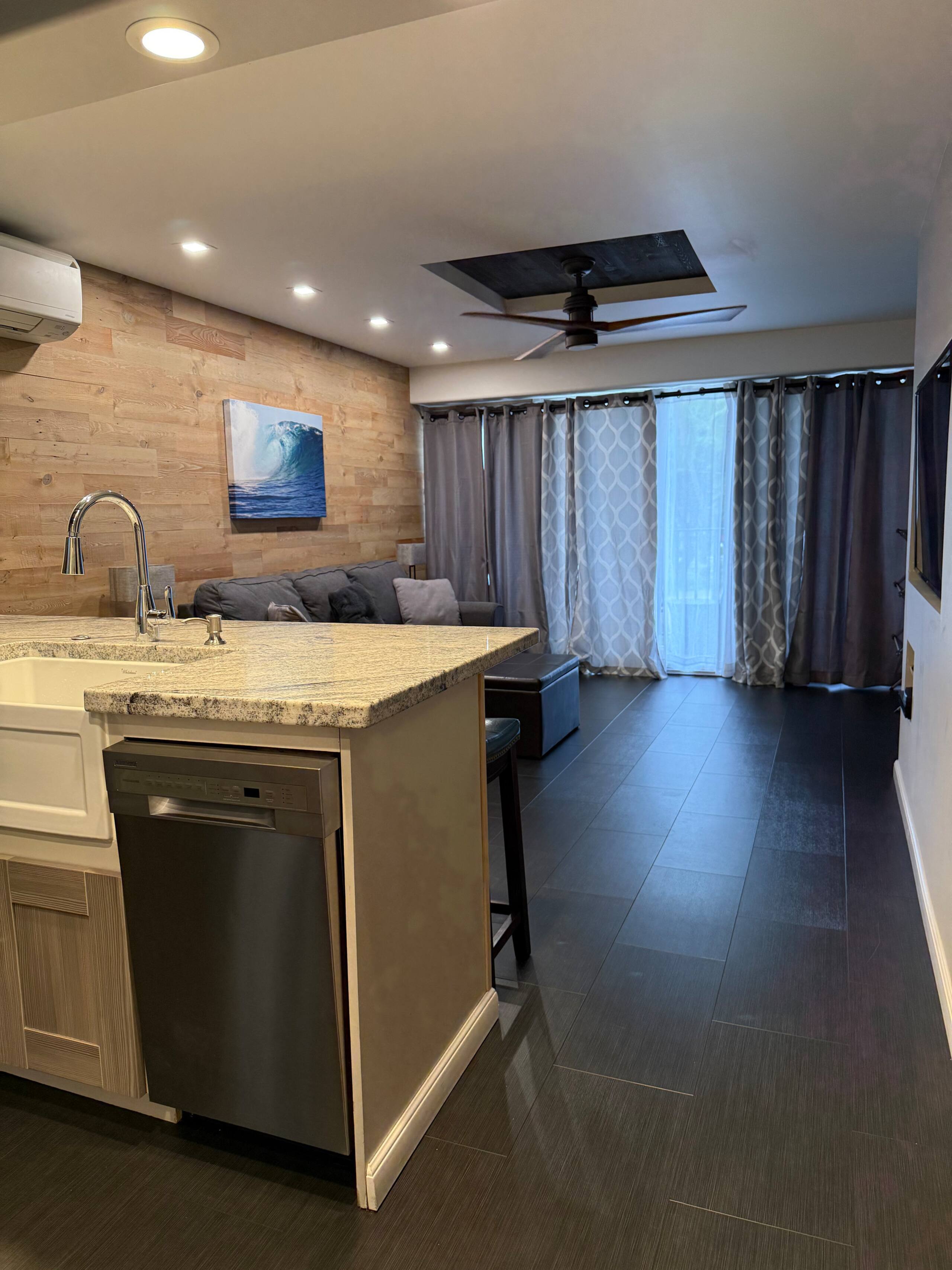 Condo in Honolulu · ★4.86 · 2 bedrooms · 3 beds · 1 private bath - Image 24