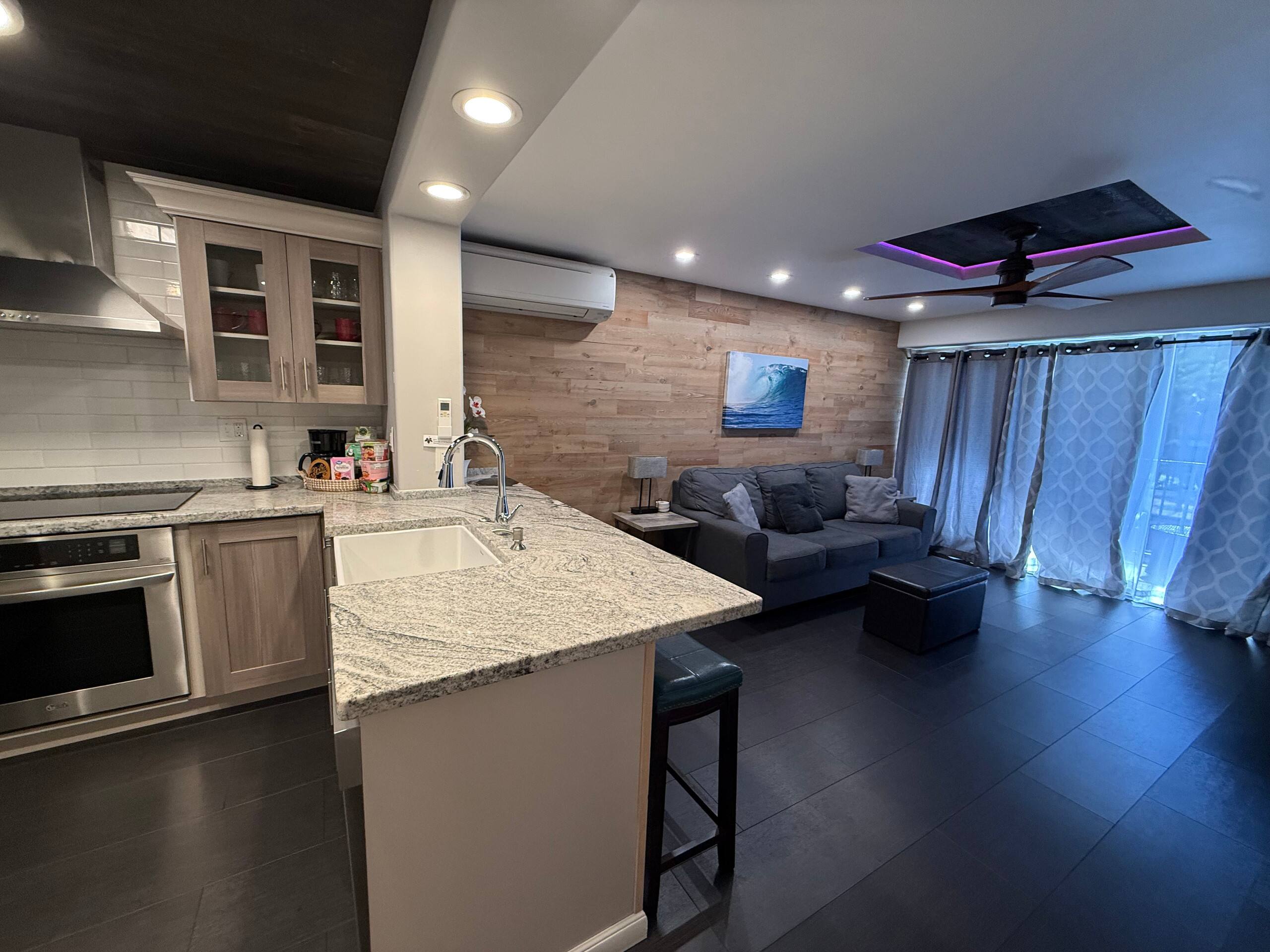 Condo in Honolulu · ★4.86 · 2 bedrooms · 3 beds · 1 private bath - Image 67