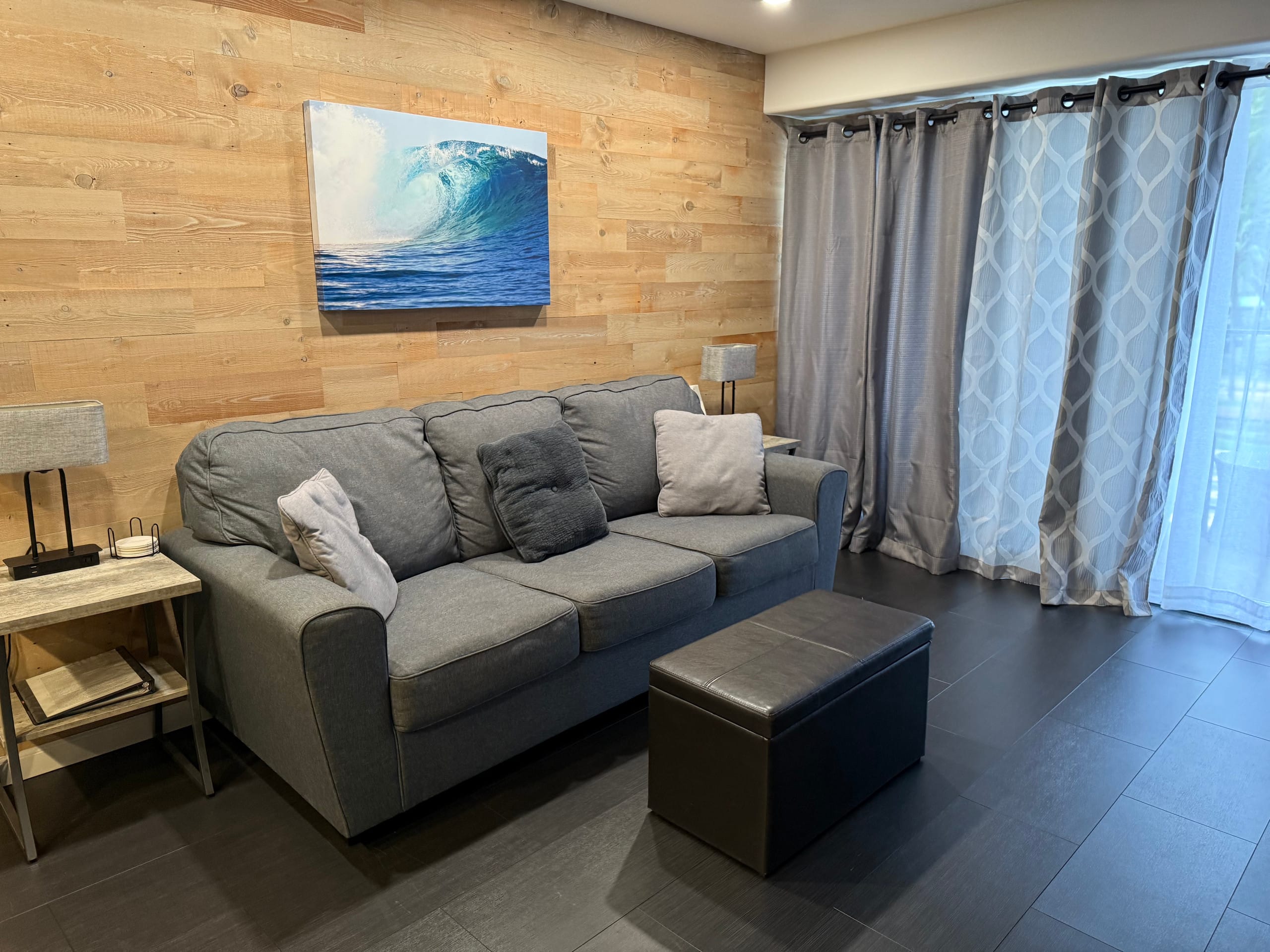 Condo in Honolulu · ★4.86 · 2 bedrooms · 3 beds · 1 private bath - Image 15