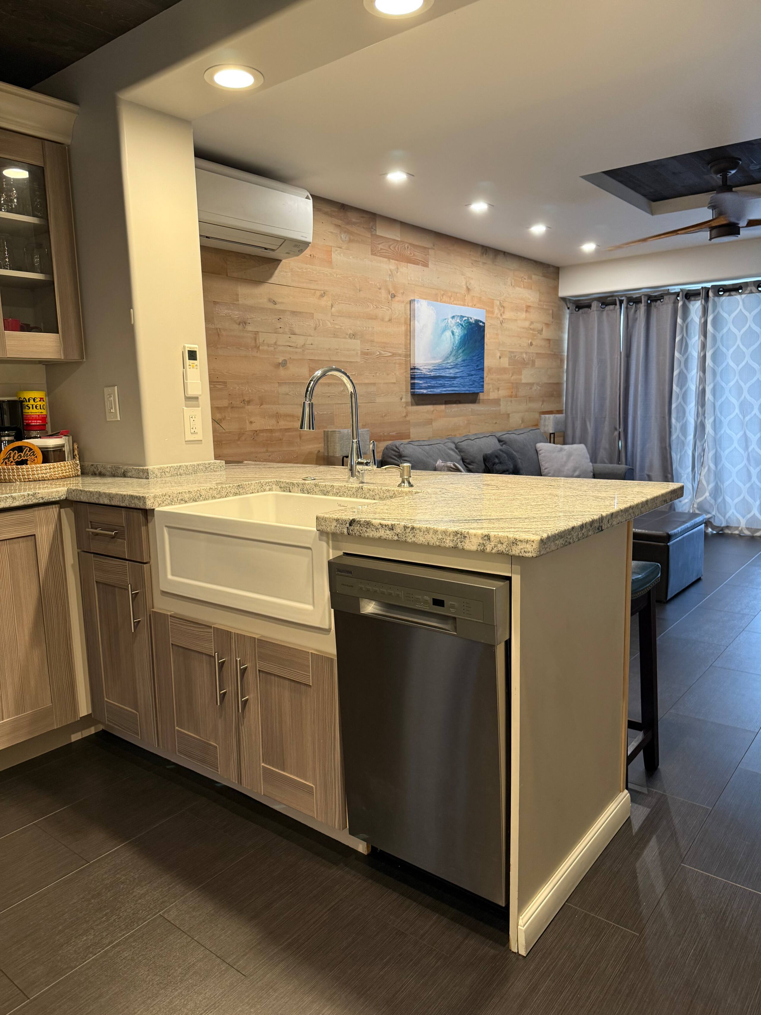 Condo in Honolulu · ★4.86 · 2 bedrooms · 3 beds · 1 private bath - Image 22