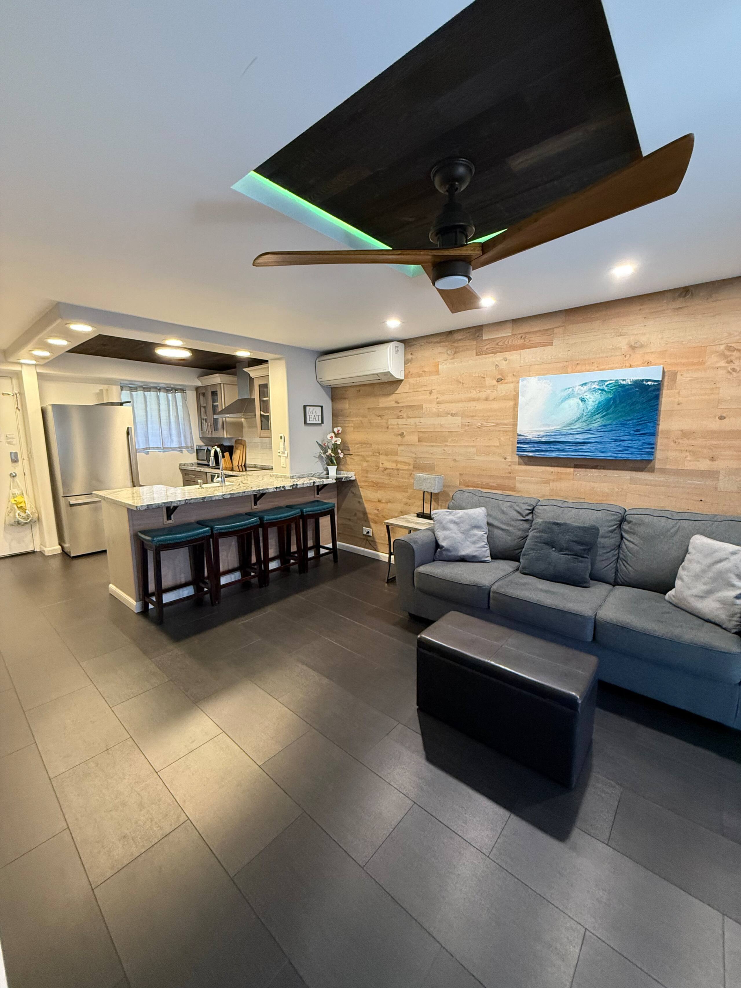 Condo in Honolulu · ★4.86 · 2 bedrooms · 3 beds · 1 private bath - Image 61