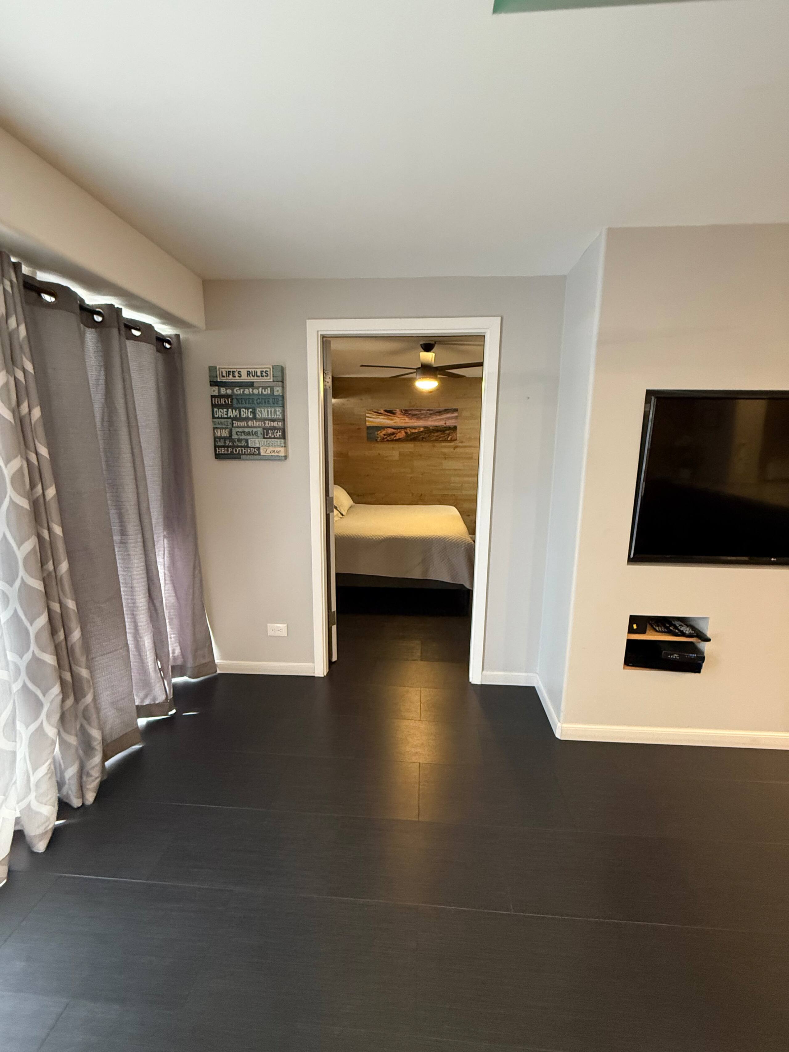 Condo in Honolulu · ★4.86 · 2 bedrooms · 3 beds · 1 private bath - Image 53