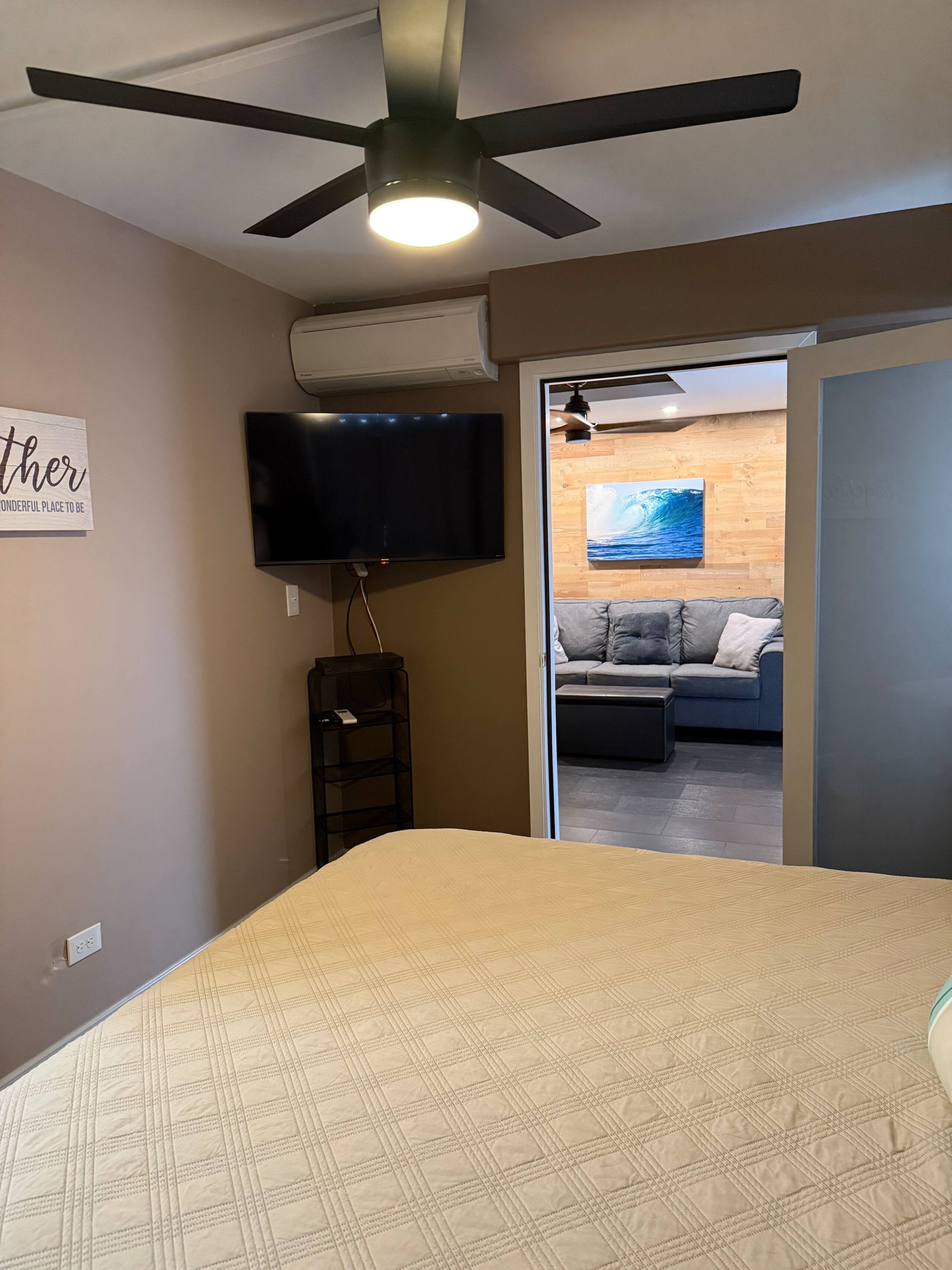 Condo in Honolulu · ★4.86 · 2 bedrooms · 3 beds · 1 private bath - Image 32