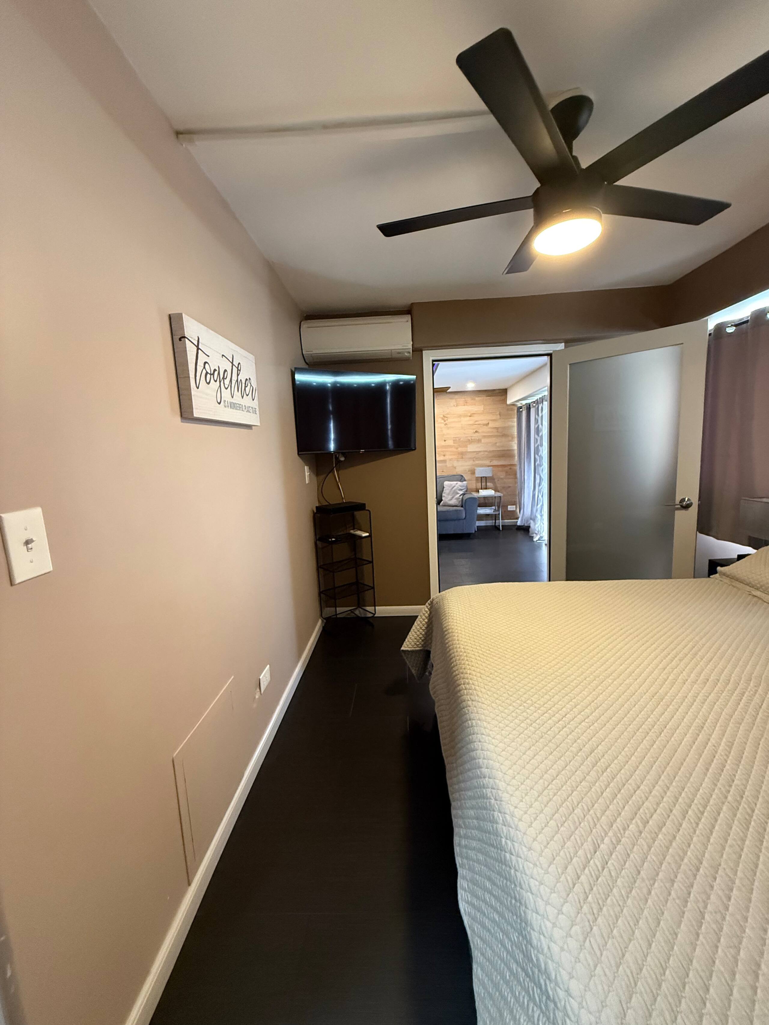 Condo in Honolulu · ★4.86 · 2 bedrooms · 3 beds · 1 private bath - Image 55