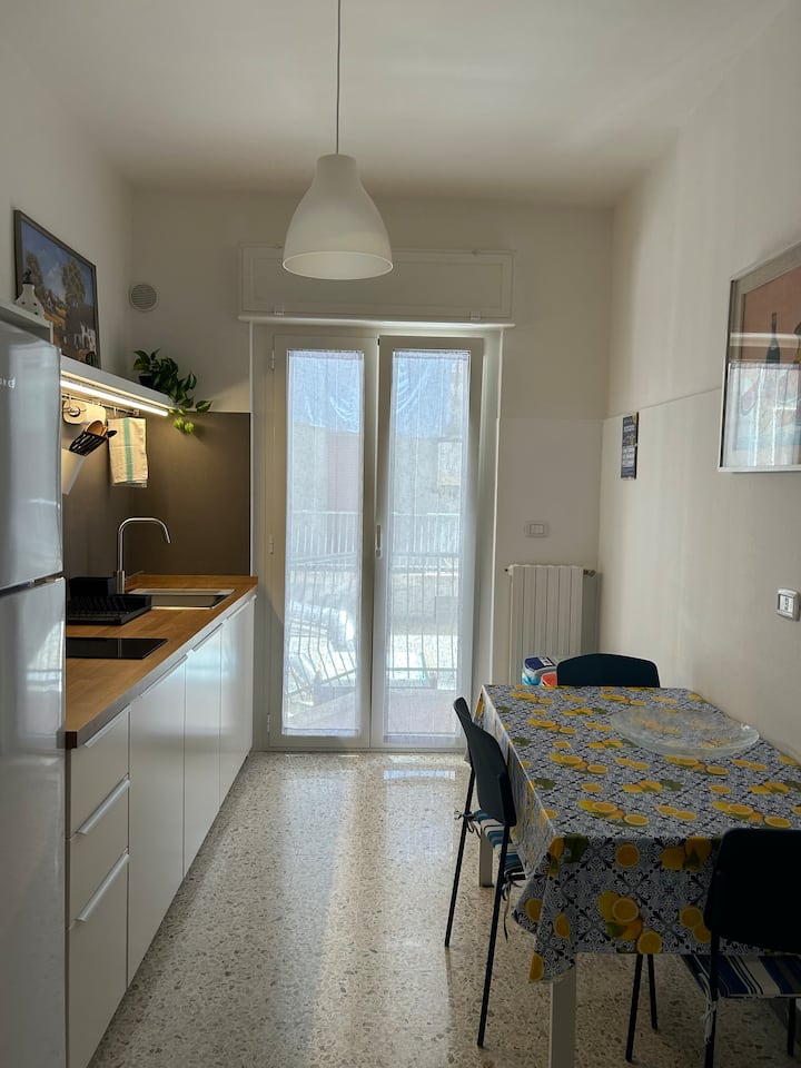 Appartamento In Centro - 3 Camere Da Letto - Trani