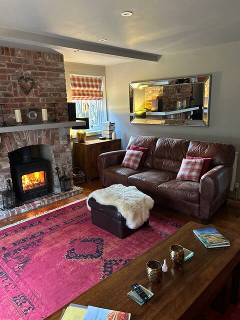 Top performing Airbnb: Snowdrop Cottage Country Cottage with 3 Bedrooms. in East Dorset