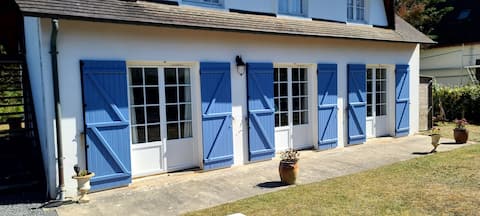 Charming beachfront home Le Home Varaville