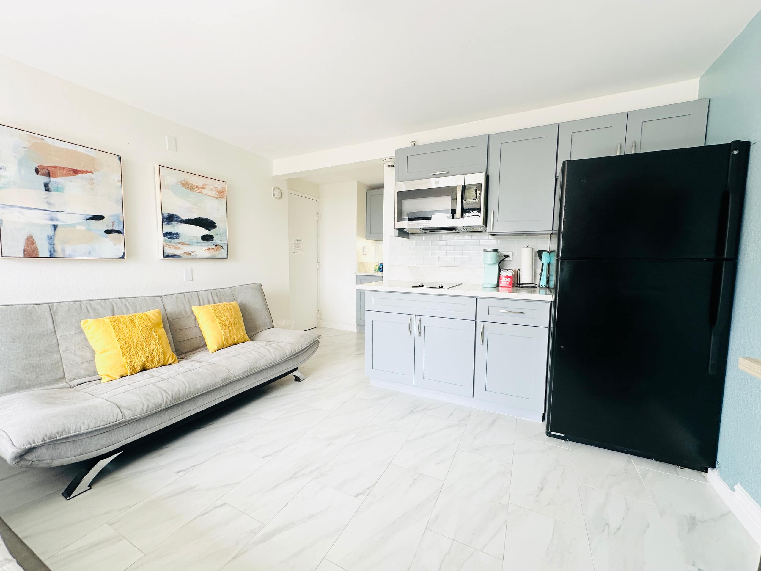 Condo in Honolulu · ★4.63 · Studio · 1 bed · 1 bath - Image 3