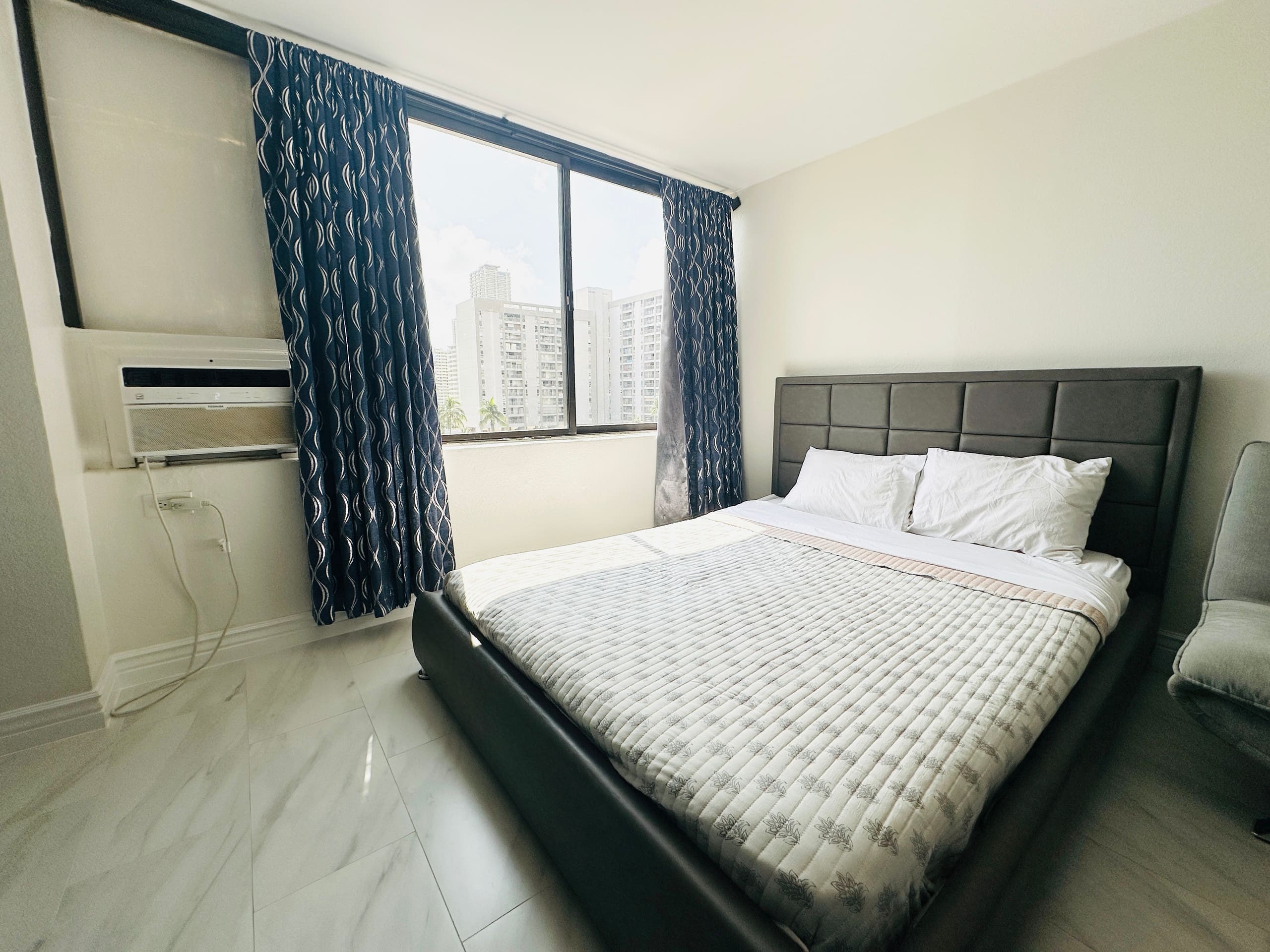 Condo in Honolulu · ★4.63 · Studio · 1 bed · 1 bath - Image 14