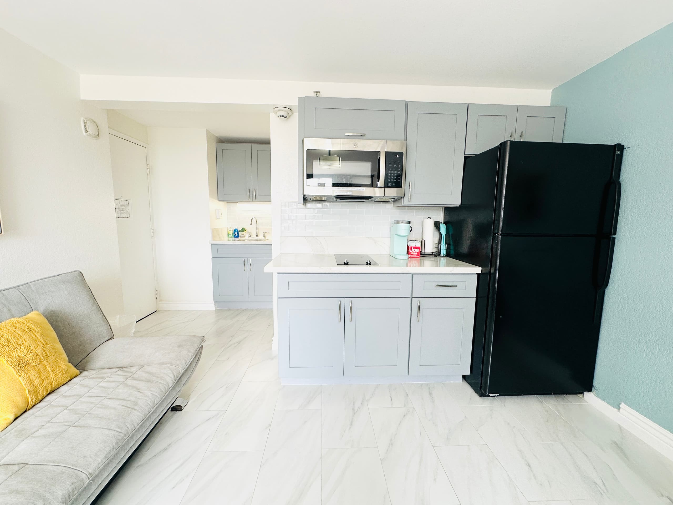 Condo in Honolulu · ★4.63 · Studio · 1 bed · 1 bath - Image 5