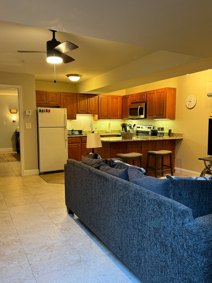 Private Apt In Historic C'ville Home (Lane Side) - Charlottesville, VA