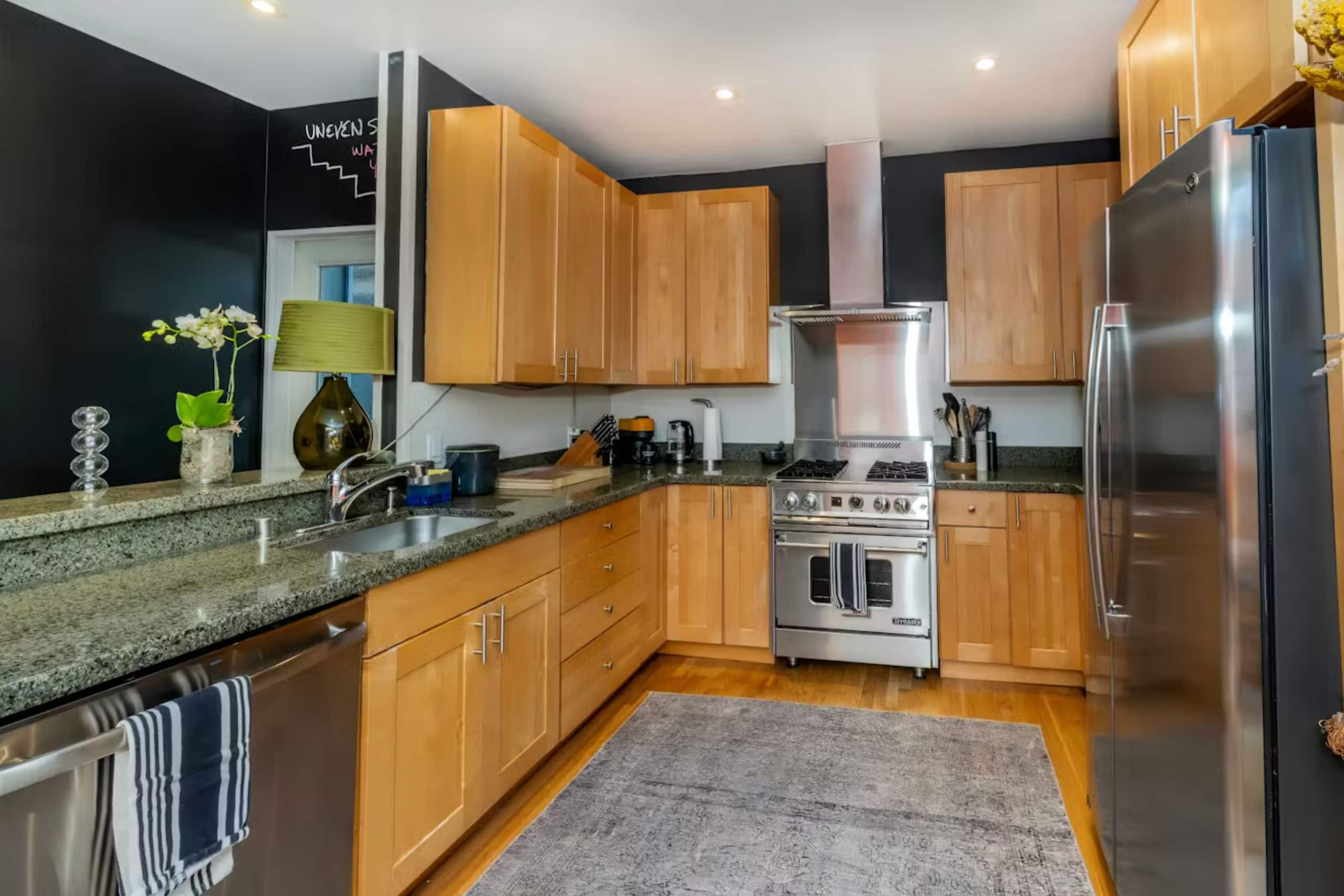 Home in San Francisco · ★5.0 · 2 bedrooms · 2 beds · 2 baths - Image 5