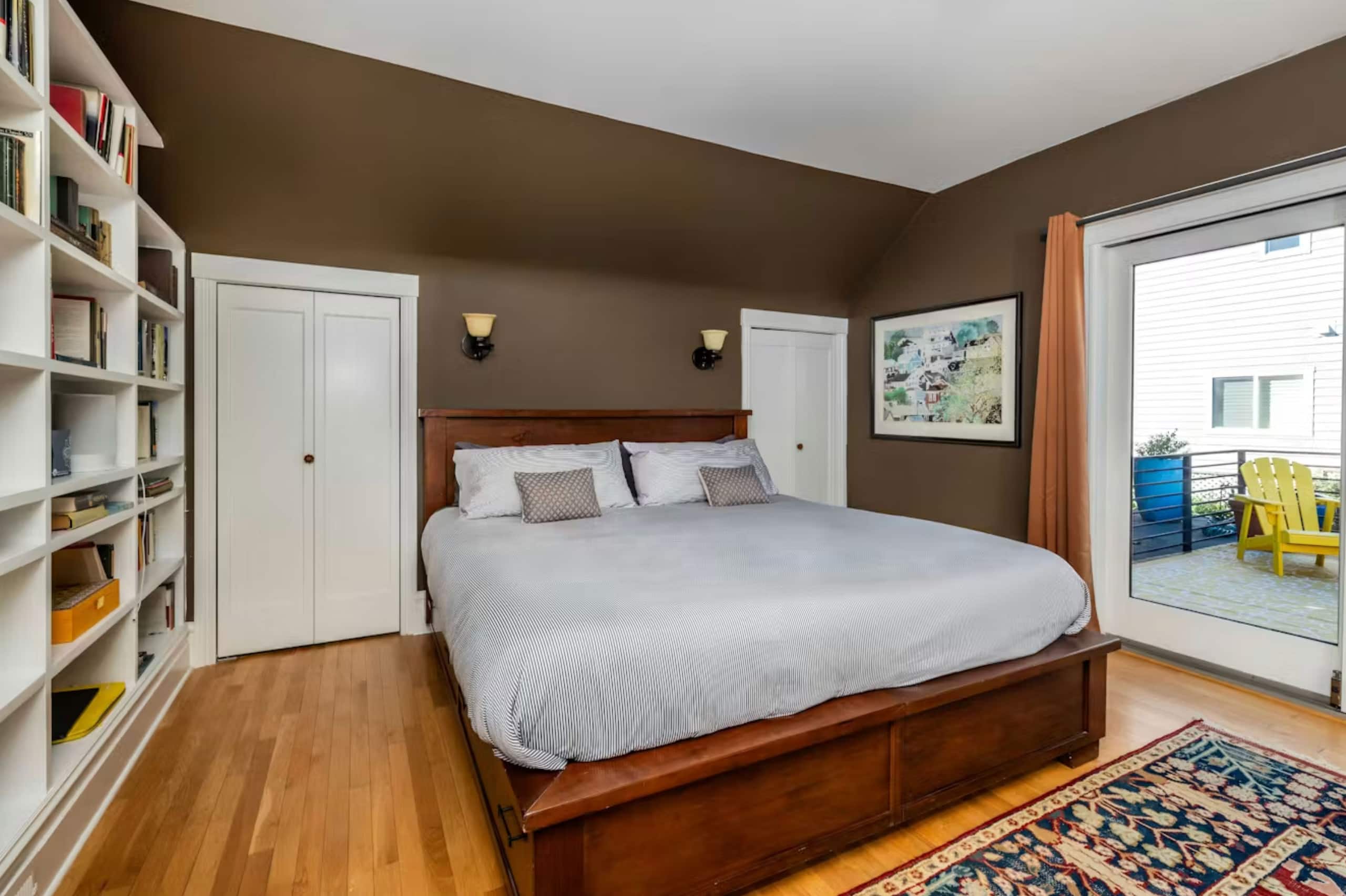Home in San Francisco · ★5.0 · 2 bedrooms · 2 beds · 2 baths - Image 11