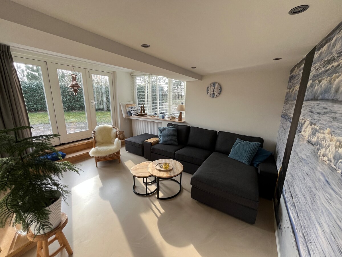 Top Airbnb: ZeeLeven -> Romantic, Spacious & Luxurious guest house in Callantsoog