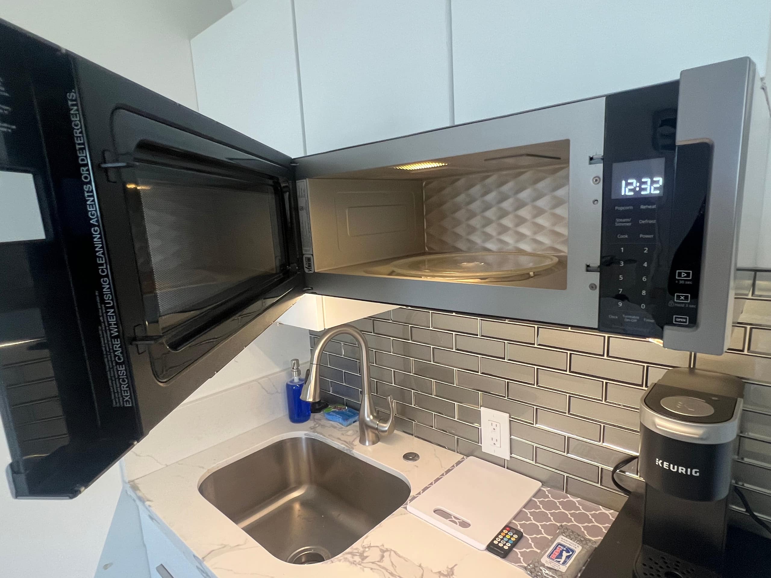 Hotel in Honolulu · ★4.74 · 1 bedroom · 1 bed · 1 private bath - Image 8