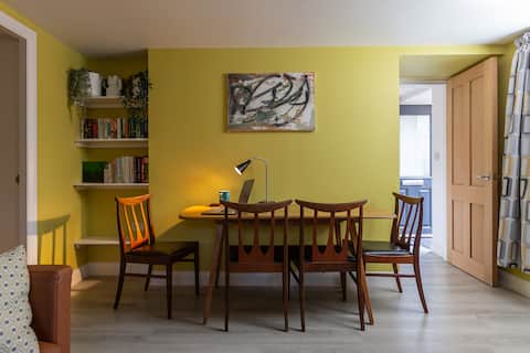 Successful Airbnb property: Stylish Flat Near Botanical Gardens in Leafy S10 in Bradfield