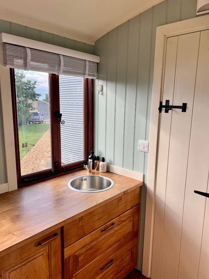 The Shepherd's Hut - Chipping Norton