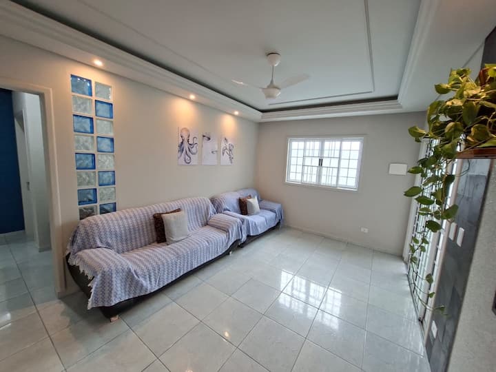 A Casa Azul/ Piscina/3 Quartos/6x Cartão - Férias - Paranaguá