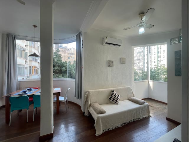 Copacabana! Achei meu lugar a 2 quadras da praia!