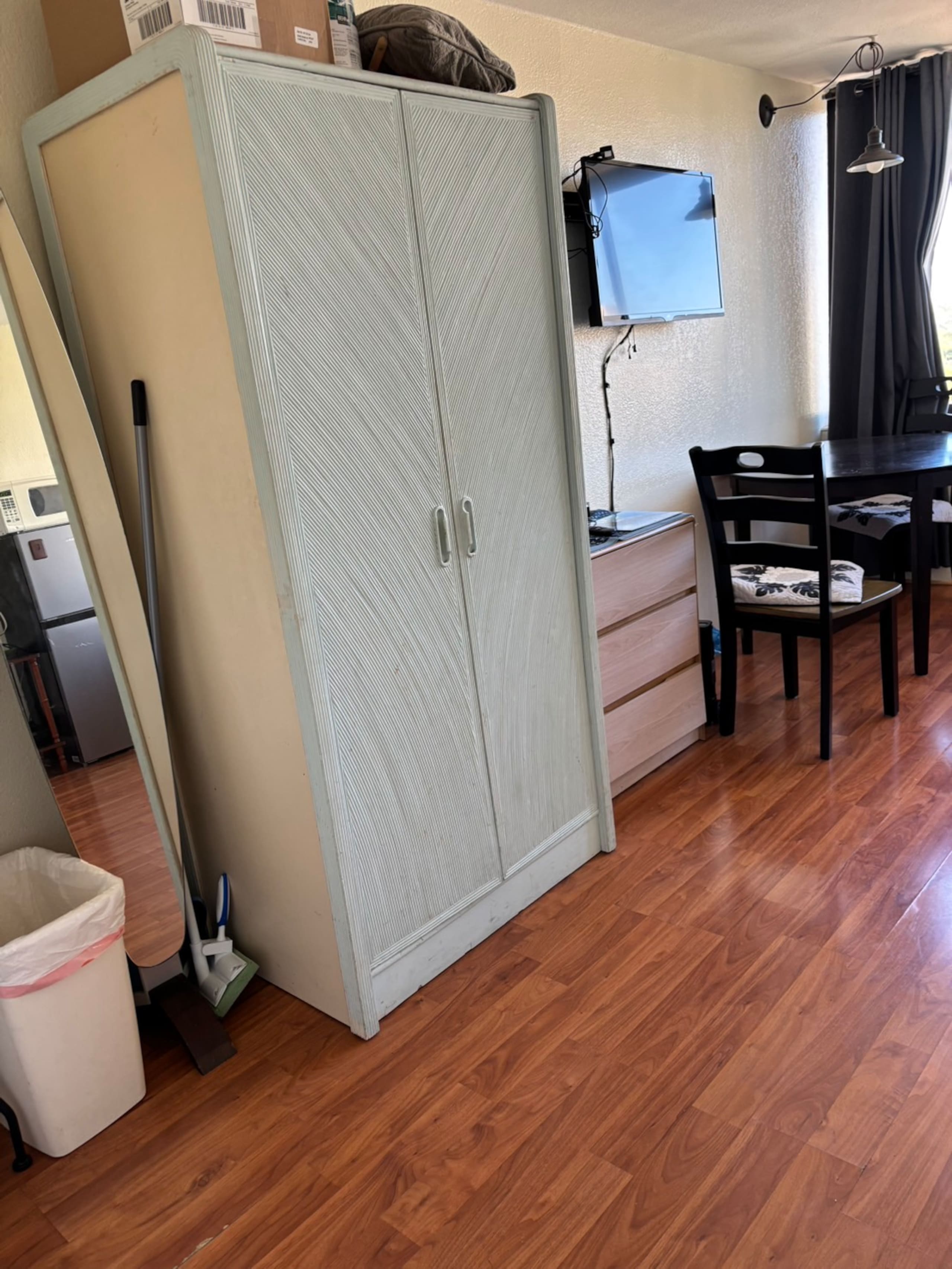 Condo in Honolulu · ★4.44 · Studio · 1 bed · 1 private bath - Image 6