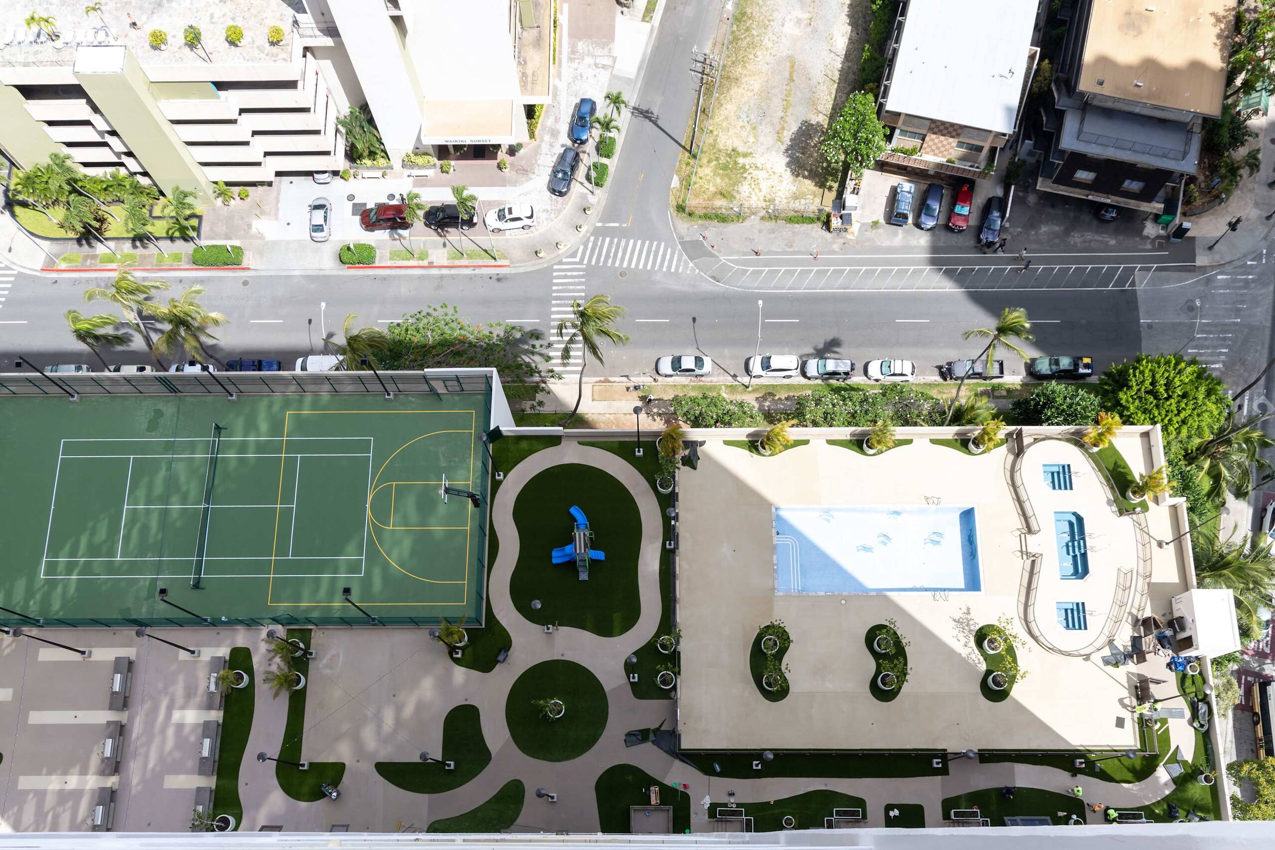 Condo in Honolulu · ★4.56 · 1 bedroom · 3 beds · 1 private bath - Image 35
