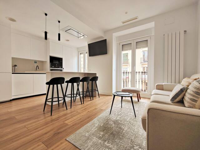 Piso a estrenar Salamanca: Elegancia y Luminosidad