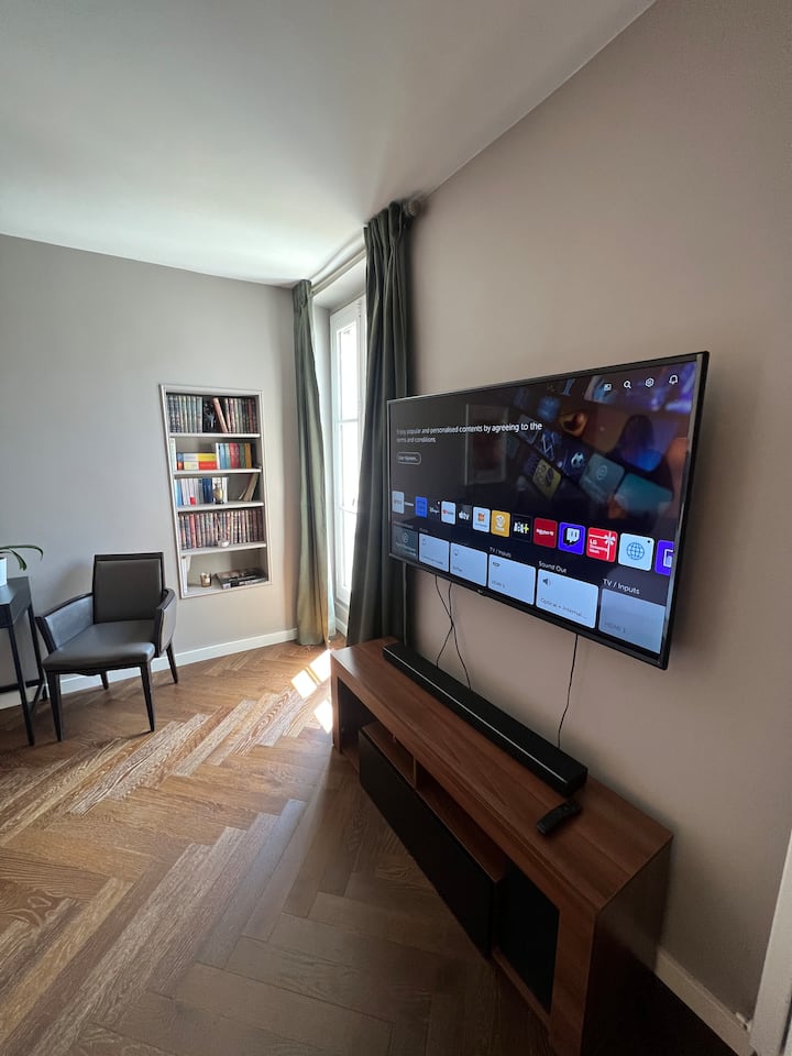 Versailles: Appartement à Proximité Du Château - Versailles