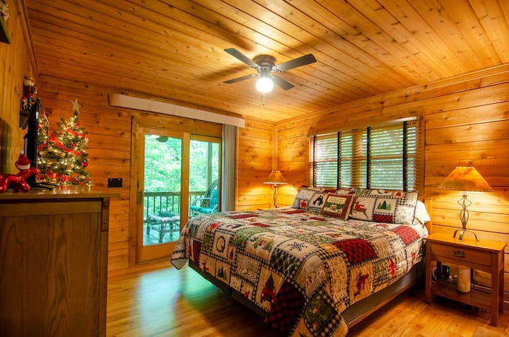 Main Floor King Bedroom