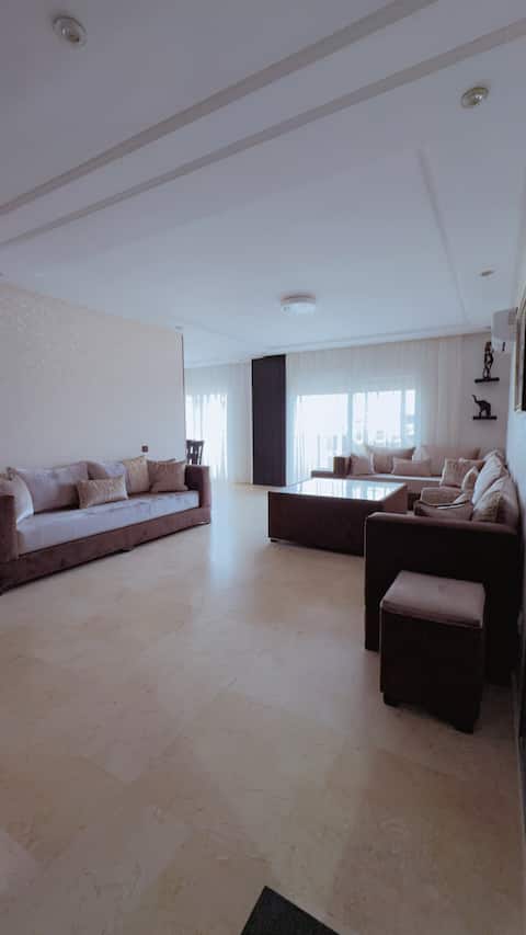 Top performing Airbnb: Luxury Condo w Pools, Beachfront & kids Playground in El Mansouria
