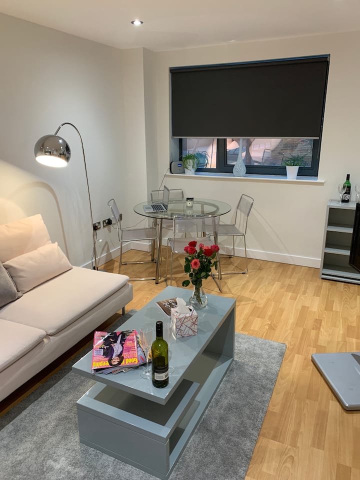 Modern, City Centre Studio - West One Sheffield - Sheffield