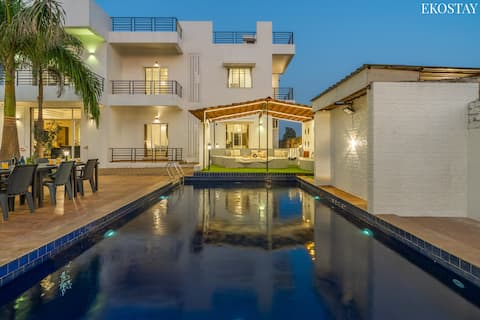 Ultra Spacious 8BHK Octagon Farms Villa | EKOSTAY