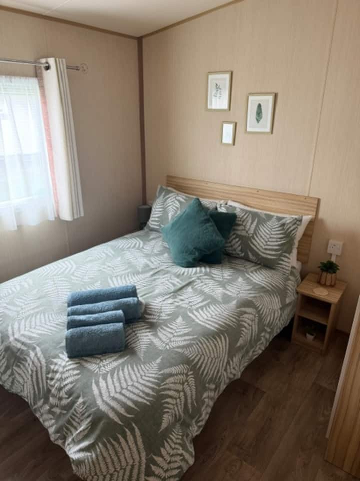 Main - Double Bedroom
Bathroom Linen Provided - Per Person