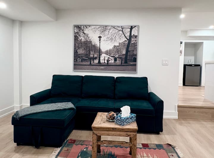 New Build- One Bedroom Apt - Desirable Bloor West - Toronto