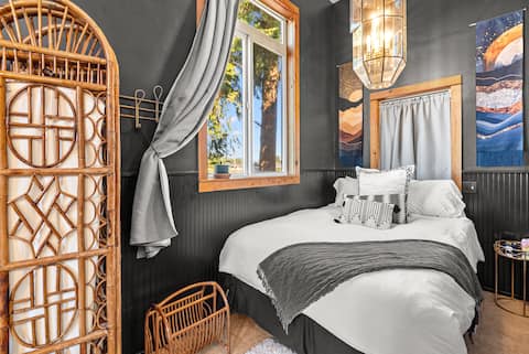 Carriage House: River+ Fire Pit/Stove + Memorable