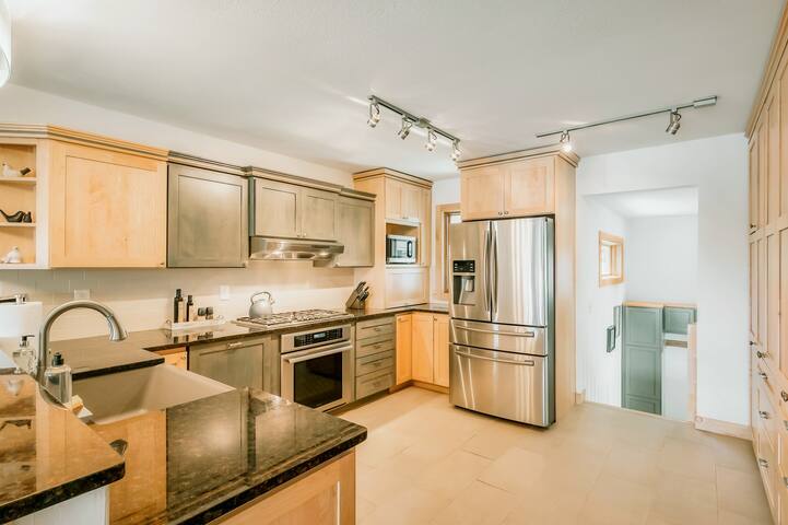 Nordic Lake Retreat @ Koselig Cottage gallery image 5