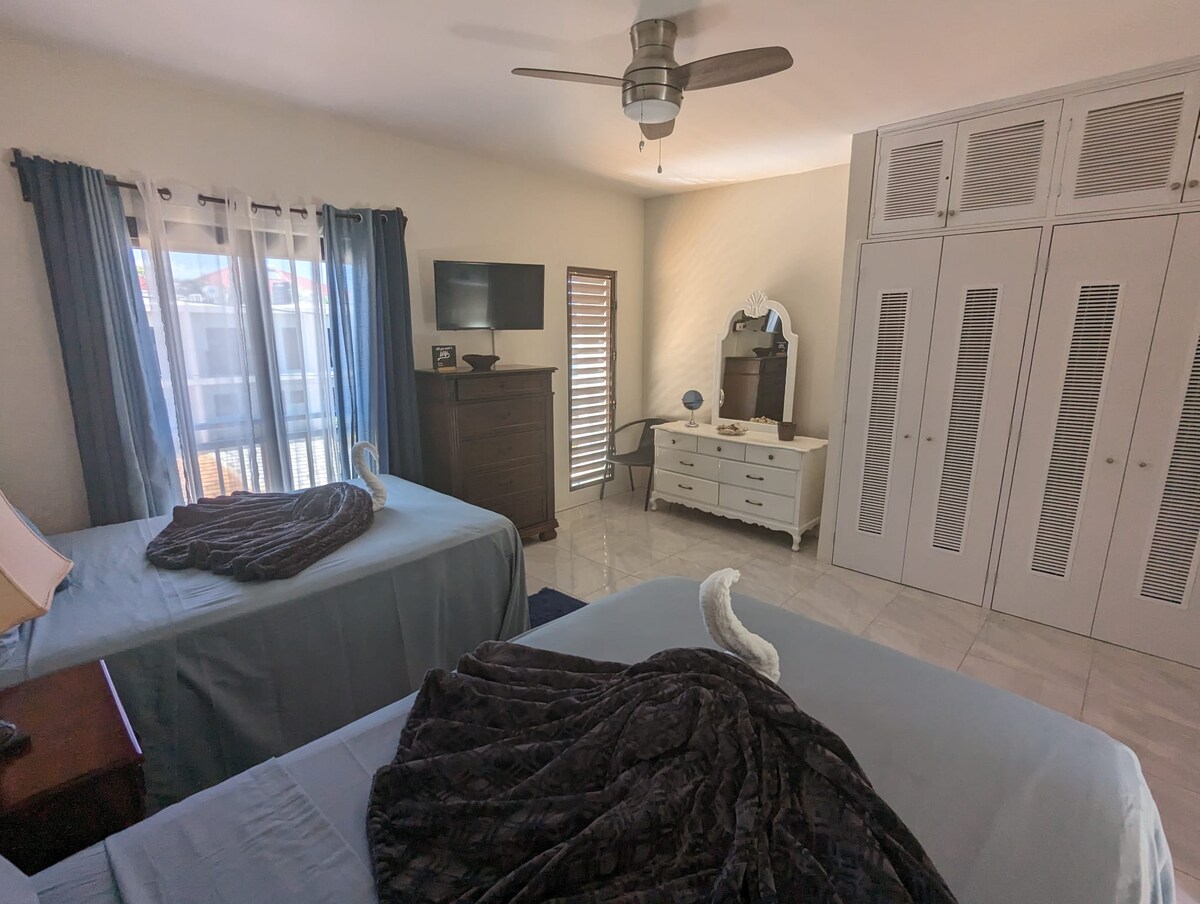 ห้องนอนที่ 2 พร้อมเตียงคู่ 2 หลัง