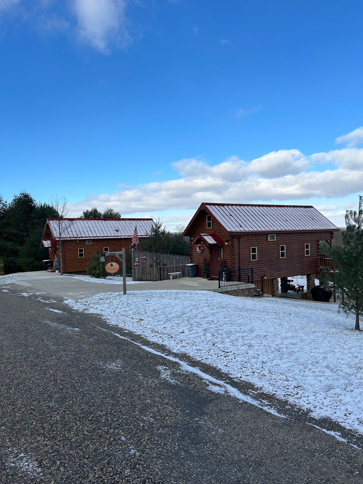 Paradise Peak Cabin “Hummingbird”With Jacuzzi Tub - Cabins for