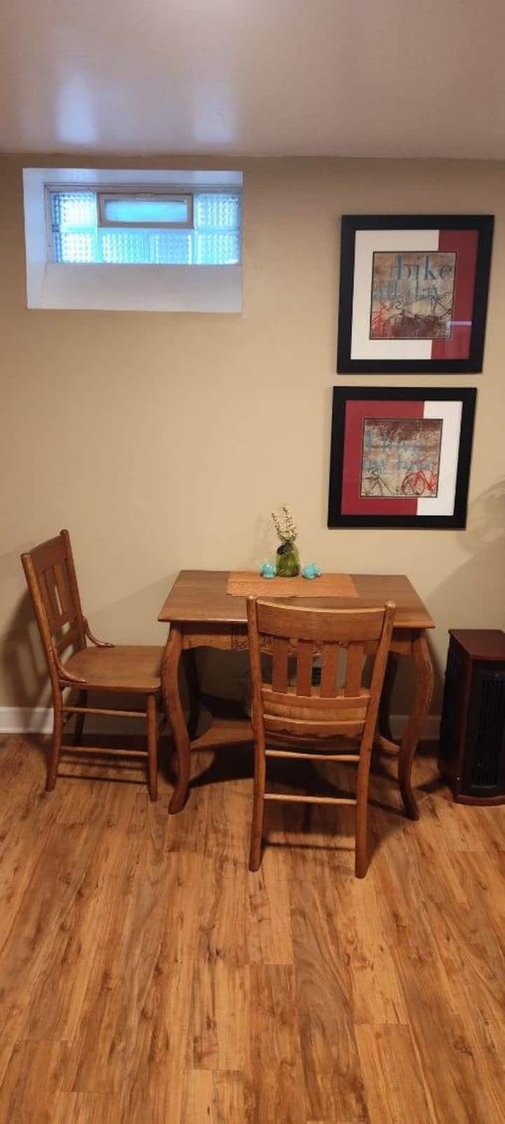 New Luxury Bath Suite!
Safe Central Neighborhood. - Lincoln, NE