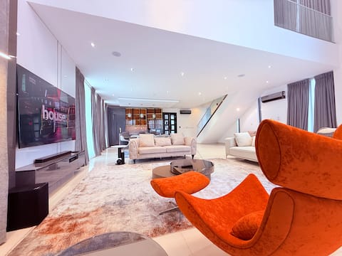 Luxurious 5BR Villa with Private Pool, Lekki Lagos