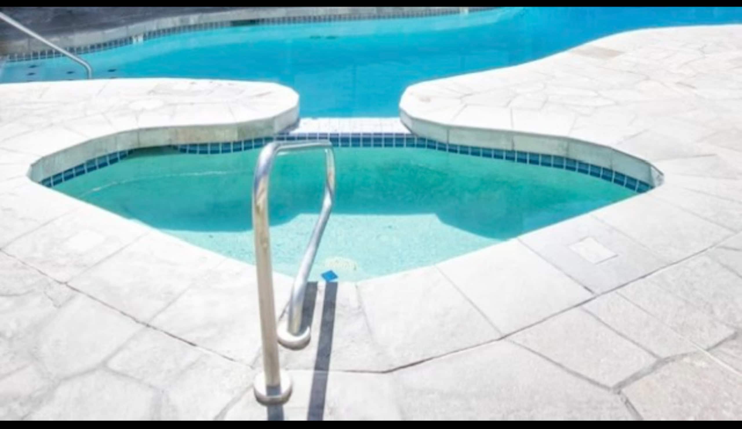 Condo in Kailua-Kona · ★4.99 · 2 bedrooms · 4 beds · 2 private baths - Image 40