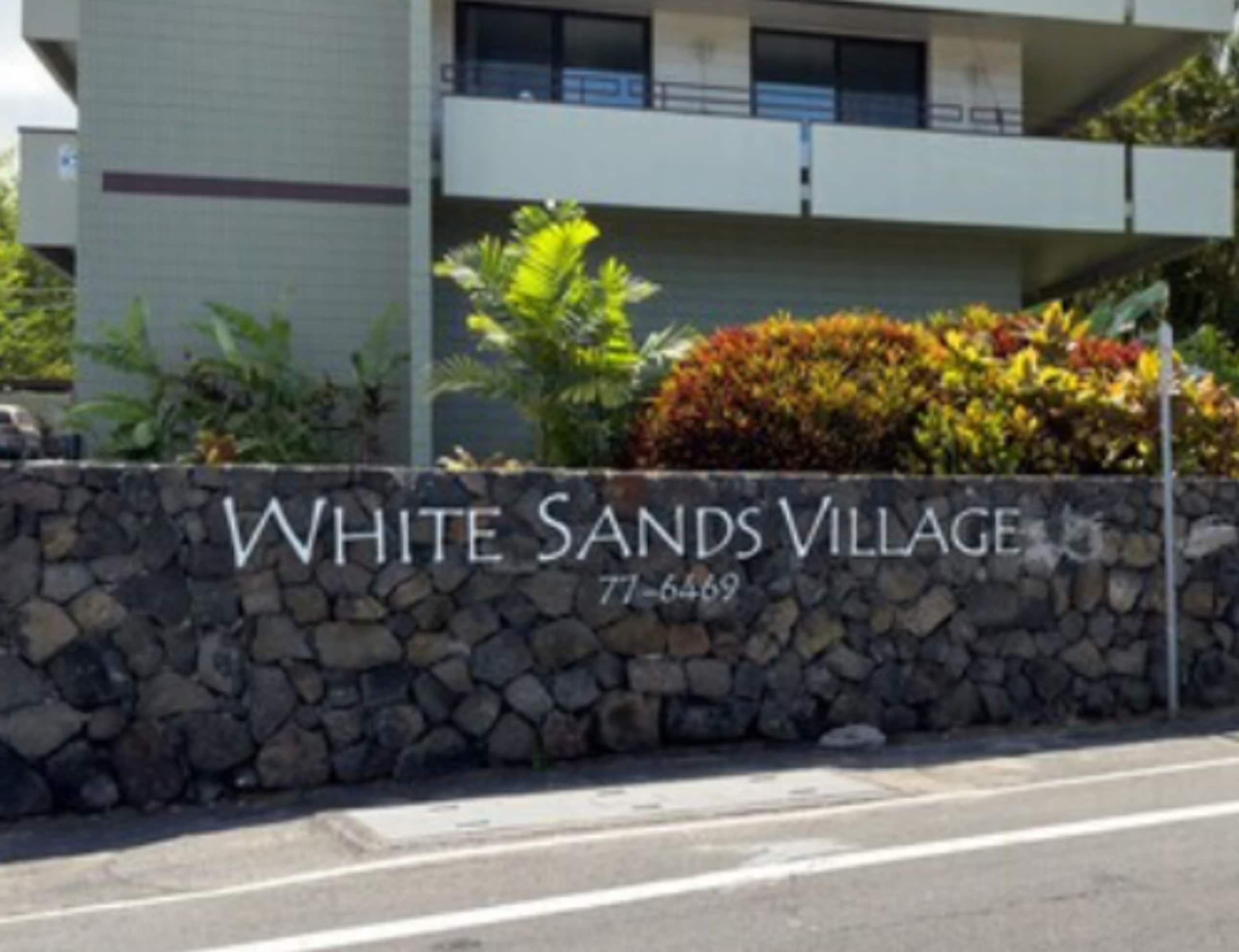 Condo in Kailua-Kona · ★4.99 · 2 bedrooms · 4 beds · 2 private baths - Image 36
