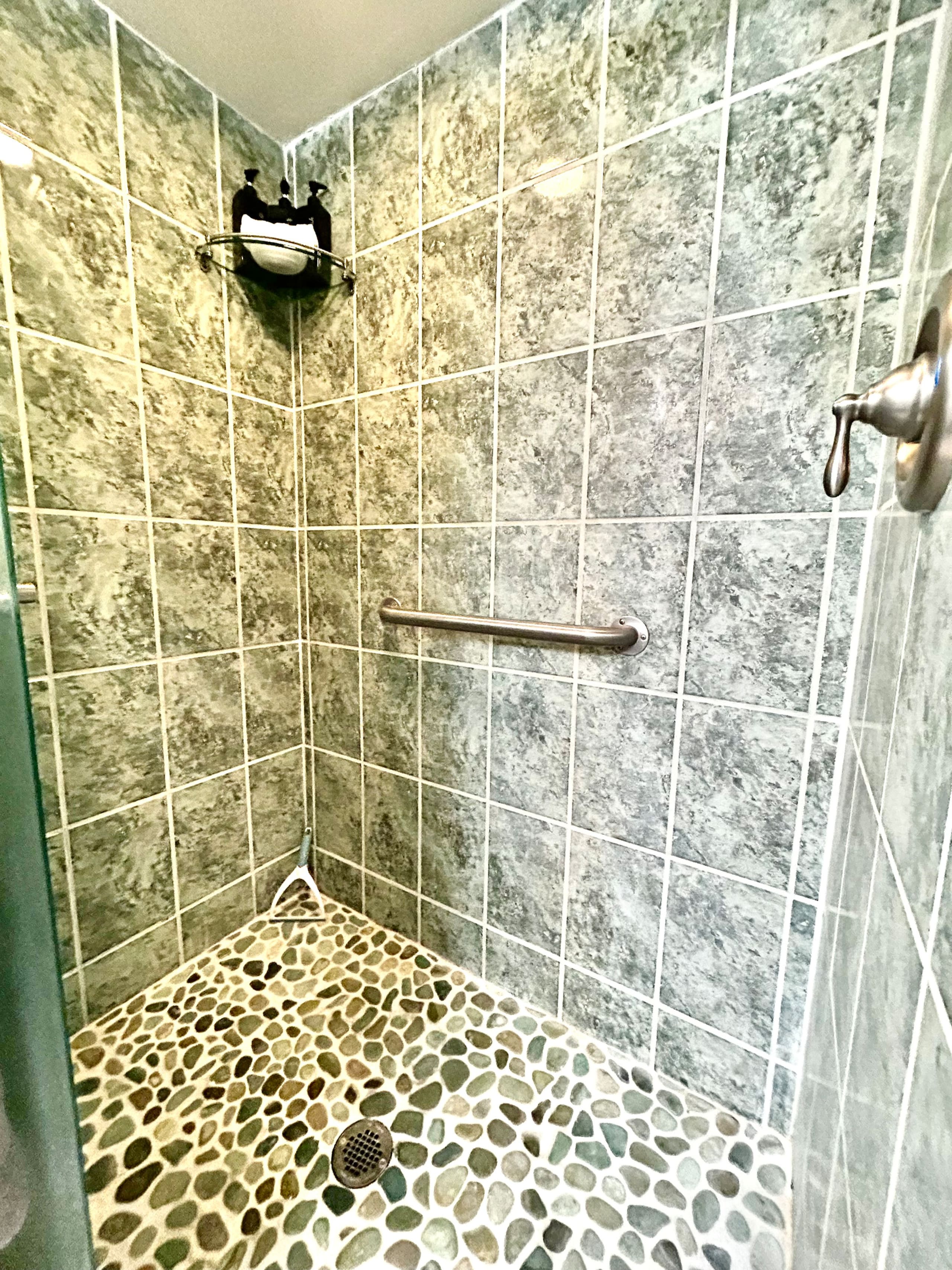 Condo in Kailua-Kona · ★4.99 · 2 bedrooms · 4 beds · 2 private baths - Image 15