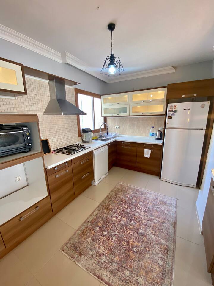 Kuşadasinda Sahi̇le ÇOk Yakin Deni̇z Manzarali Dai̇re - Kuşadası