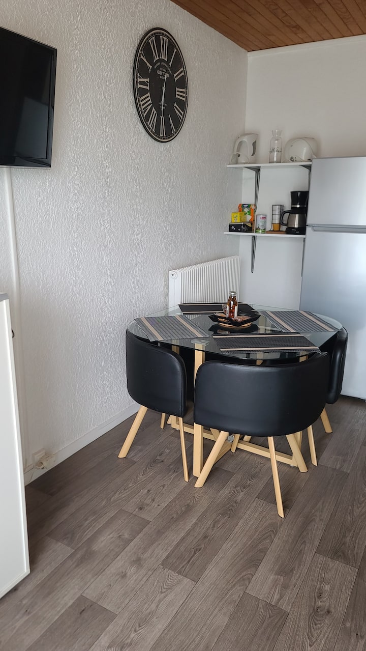 Studio Confortable Et Rénové - Résidence Les Gémeaux - Bagnoles de l'Orne Normandie