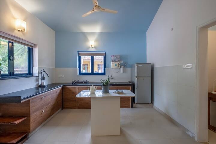 Fully functional kitchen