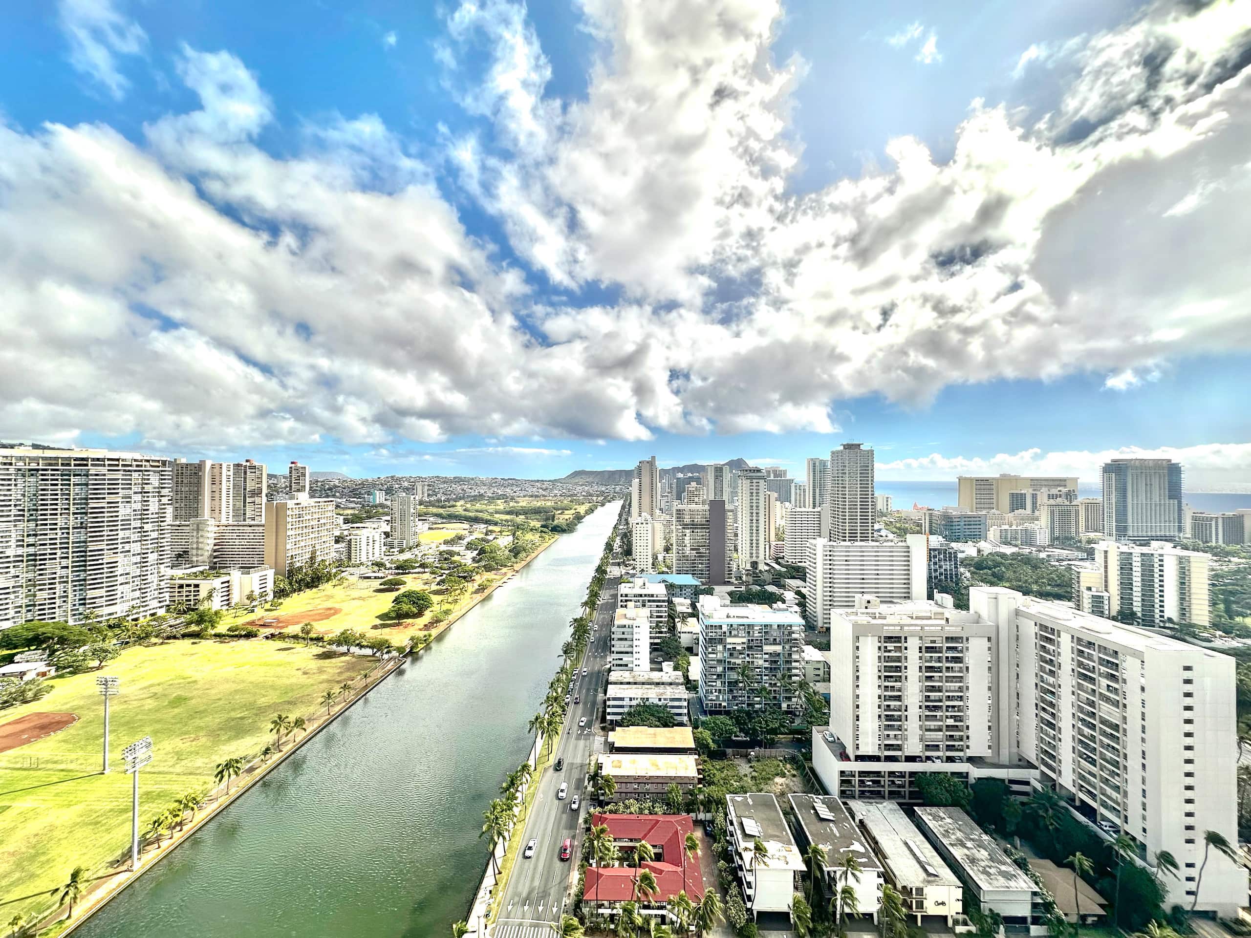Condo in Honolulu · ★4.81 · Studio · 1 bed · 1 private bath - Image 28