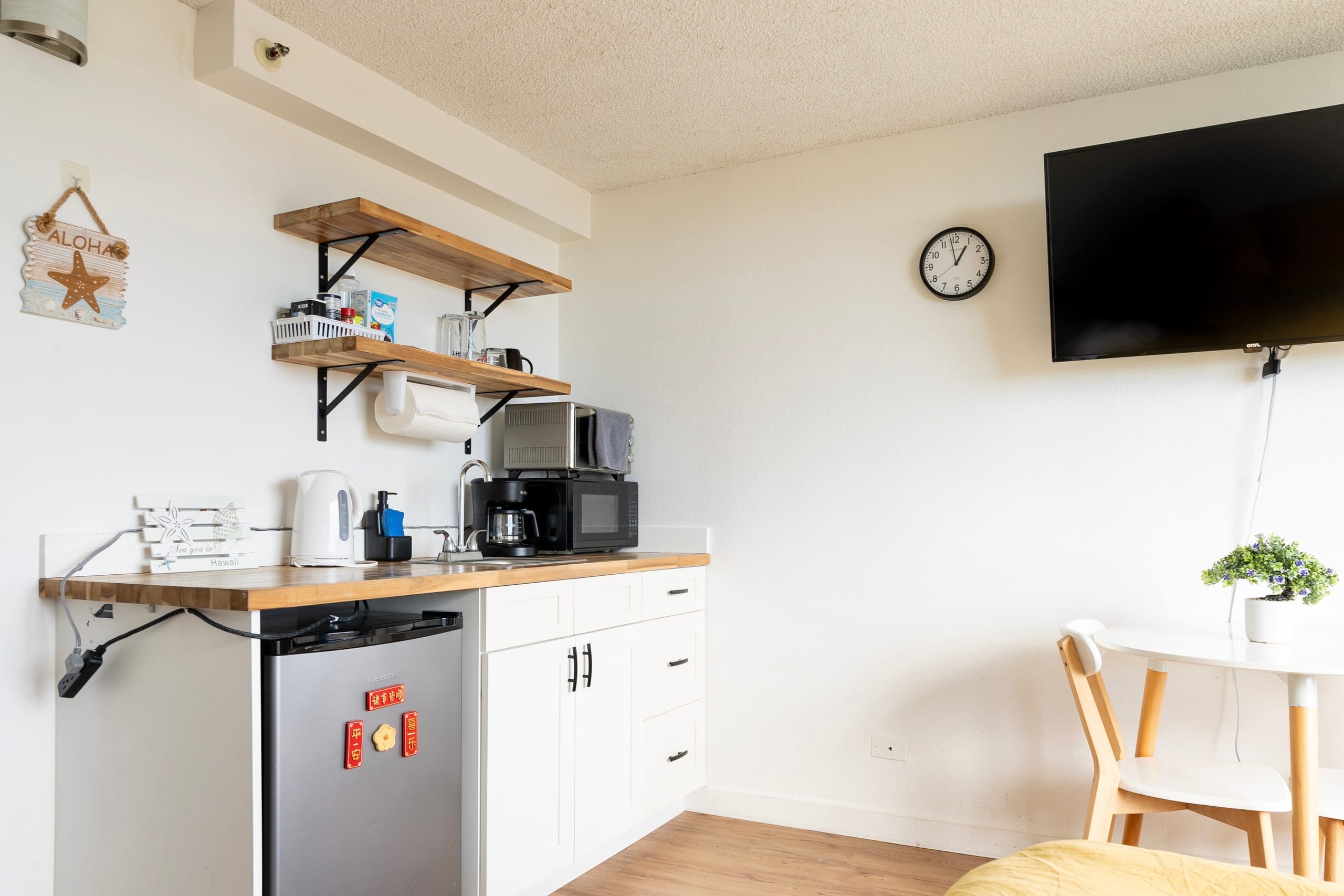 Condo in Honolulu · ★4.81 · Studio · 1 bed · 1 private bath - Image 4