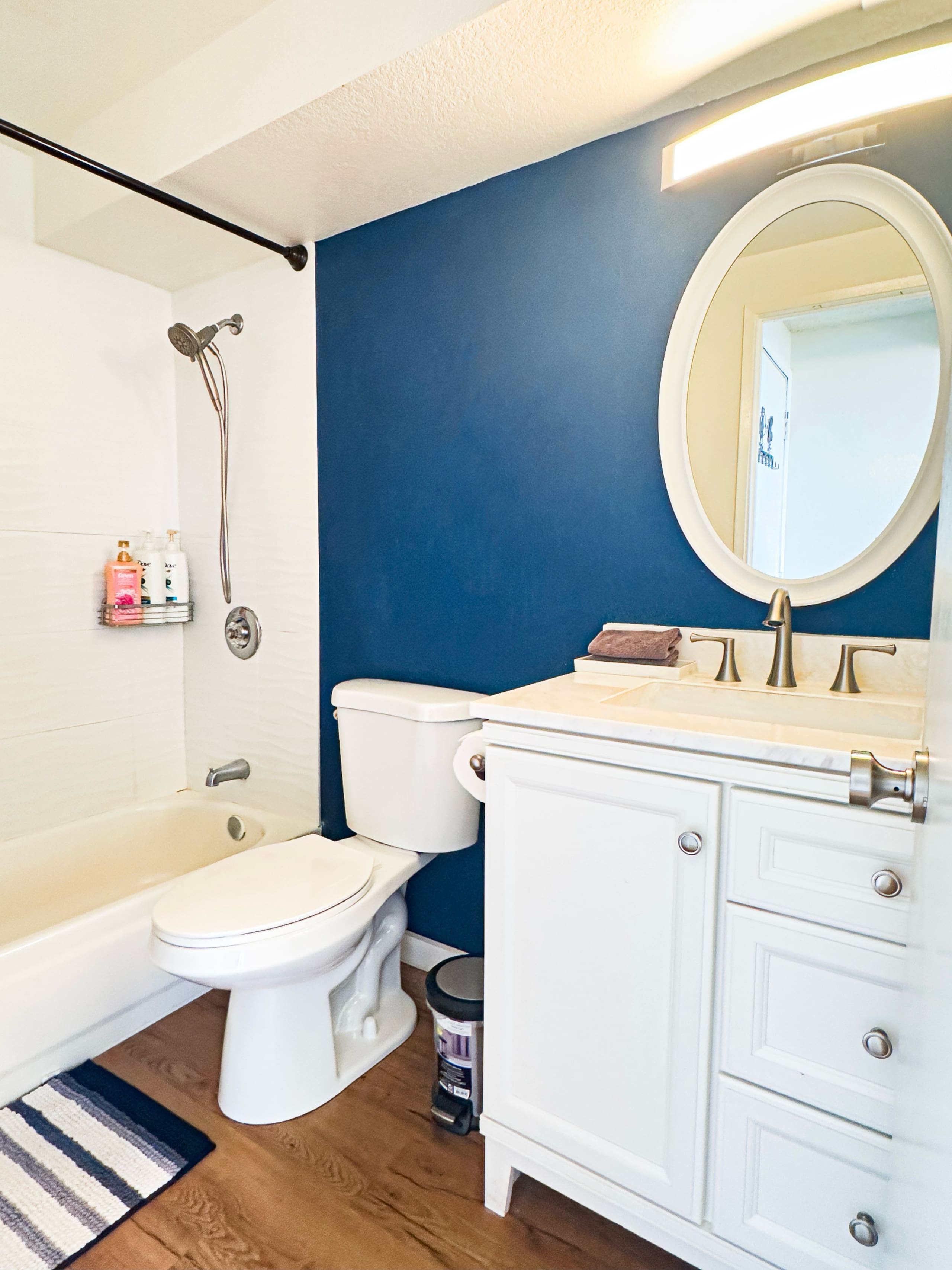 Condo in Honolulu · ★4.81 · Studio · 1 bed · 1 private bath - Image 7