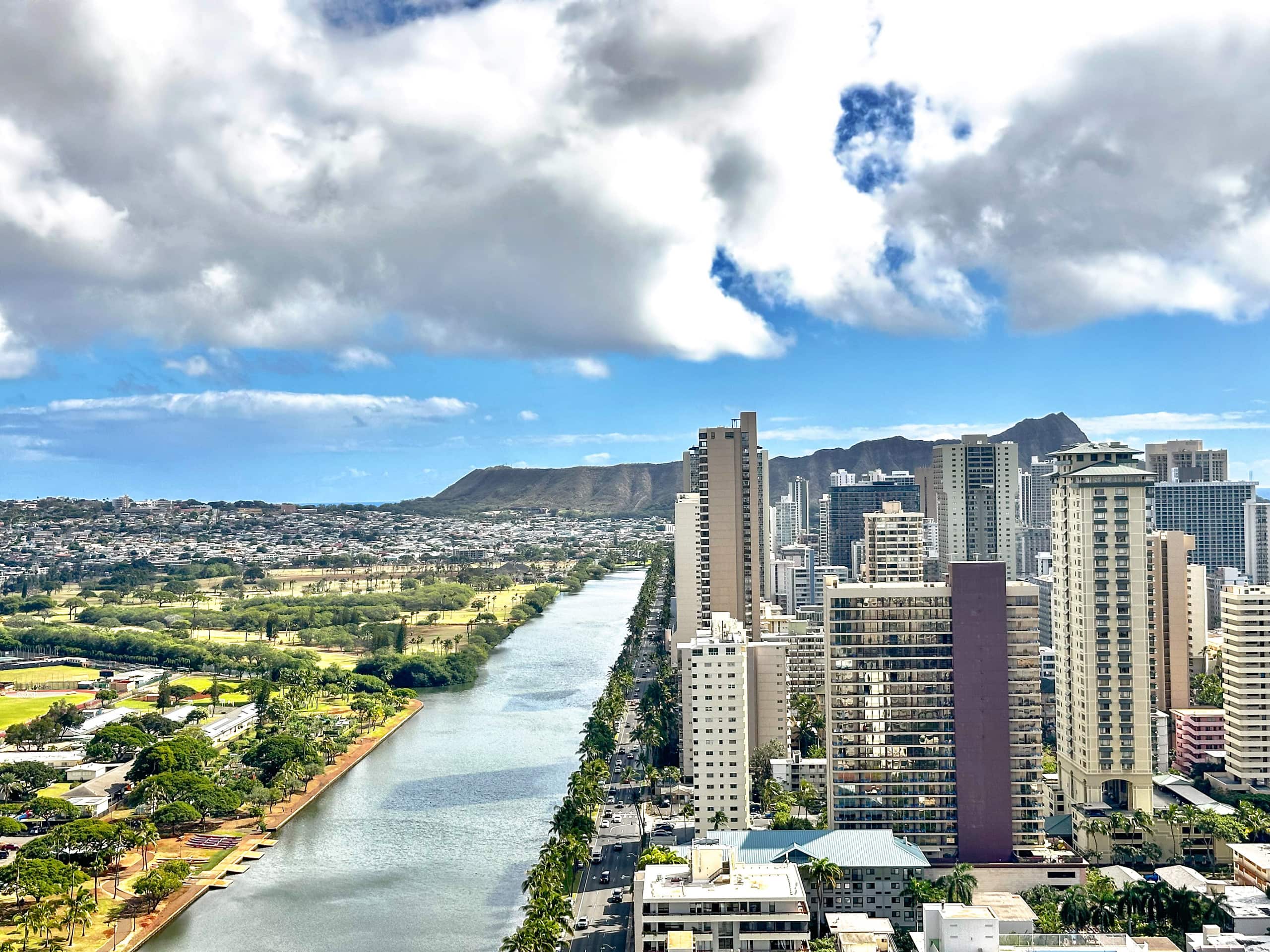 Condo in Honolulu · ★4.81 · Studio · 1 bed · 1 private bath - Image 29